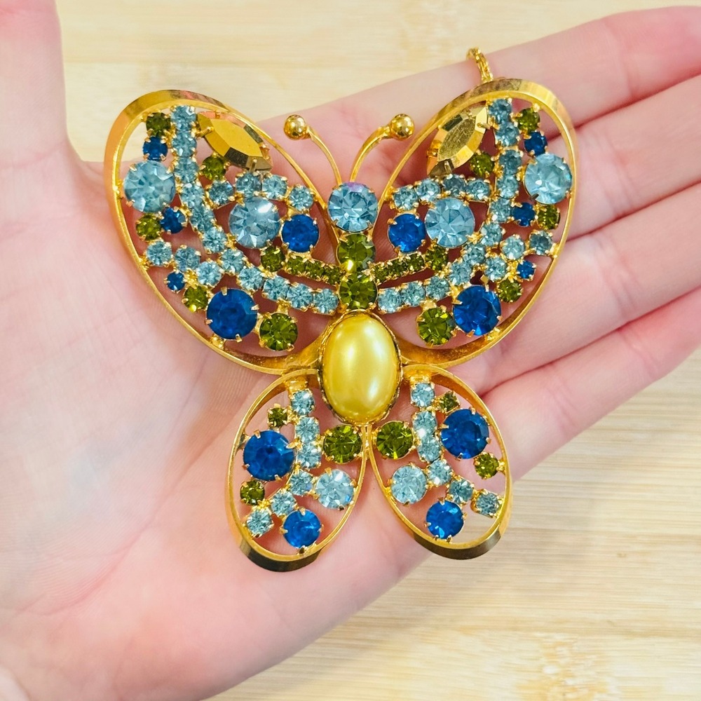 VTG Massive Butterfly‎ Crystal rhinestone Necklace Statement Jeweled Whimsical